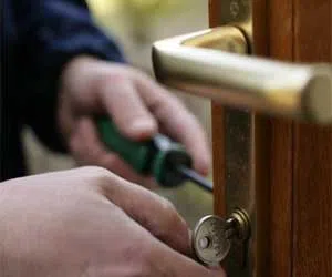 Lock Safe Services Colorado Springs, CO 719-315-3315 - lock-change